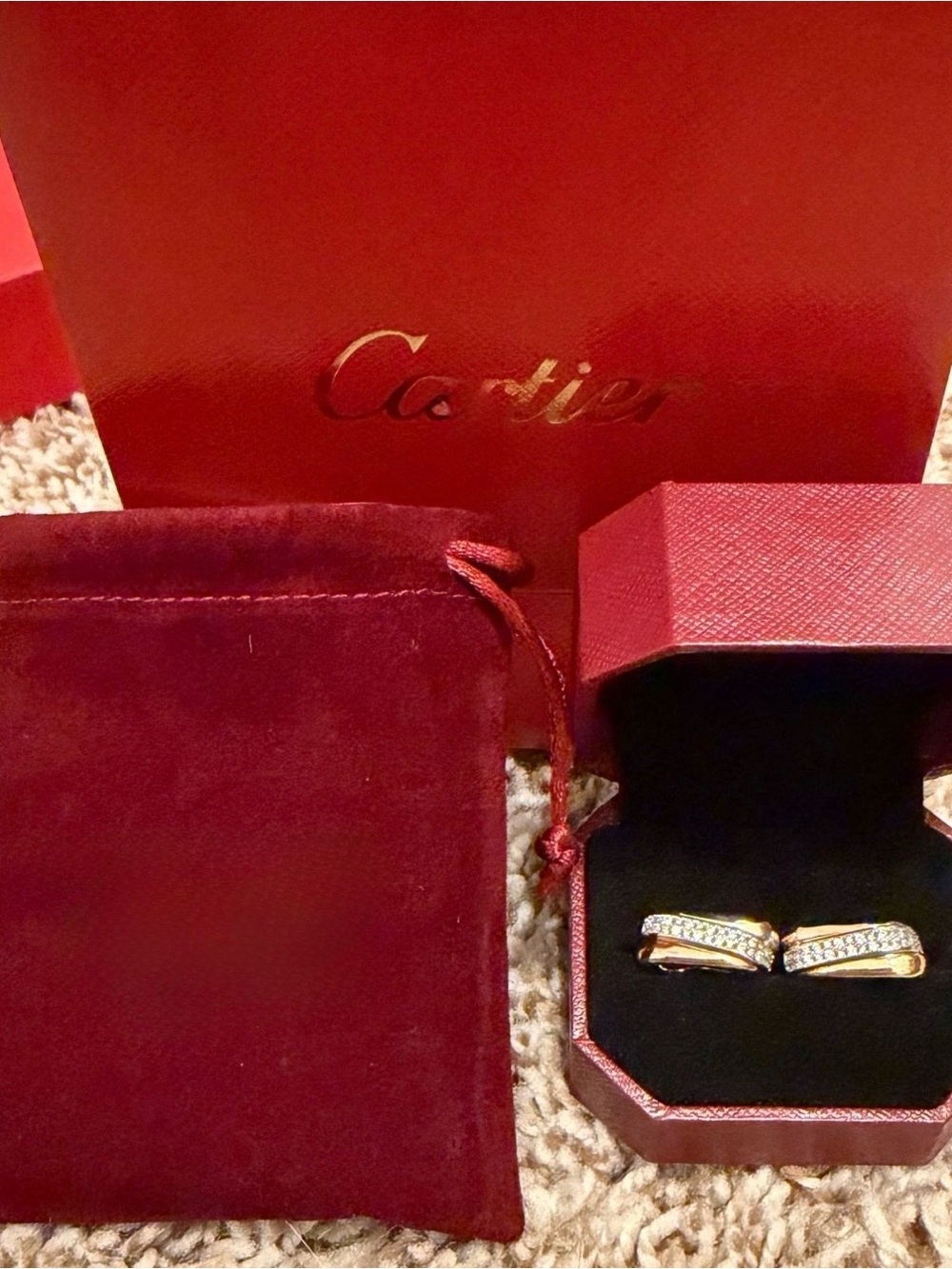 NEW - Elegant Paved Love Hoop Earrings 18k (Au750)